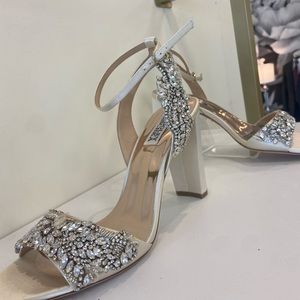Badgley Mischka size 9! Brand new